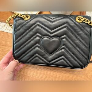 Handbag color Black with gold